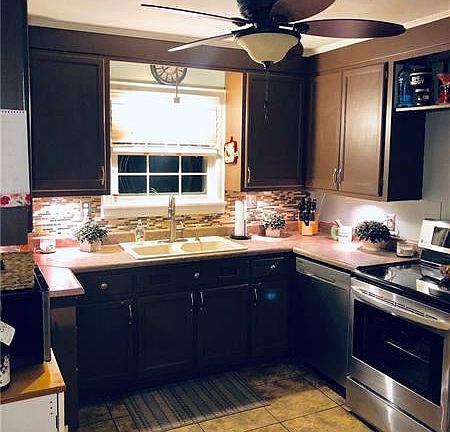 3rd image of 579 Lyle Dr