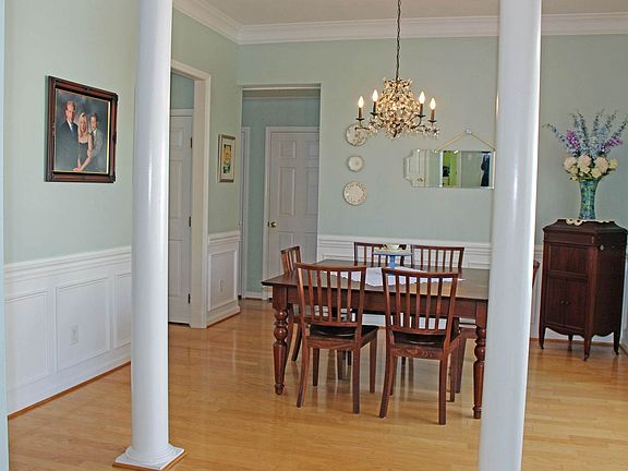 188 Gabriel Dr Dining