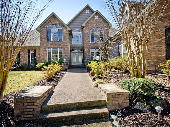 2nd image of 16 Stonegate Shores Dr