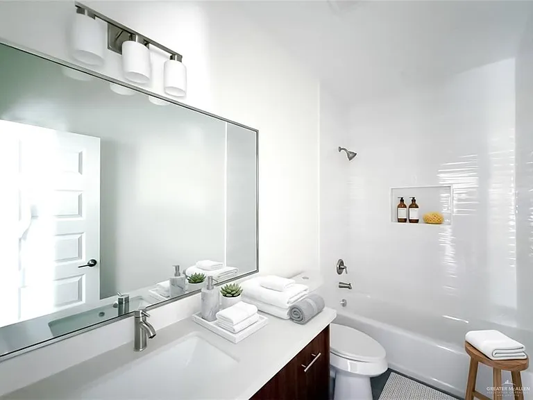 604 N Onyx Ave #4 — Photo 16