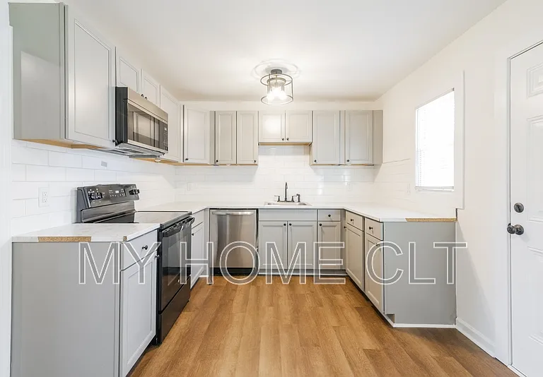 929 Cantwell St #2 — Photo 7