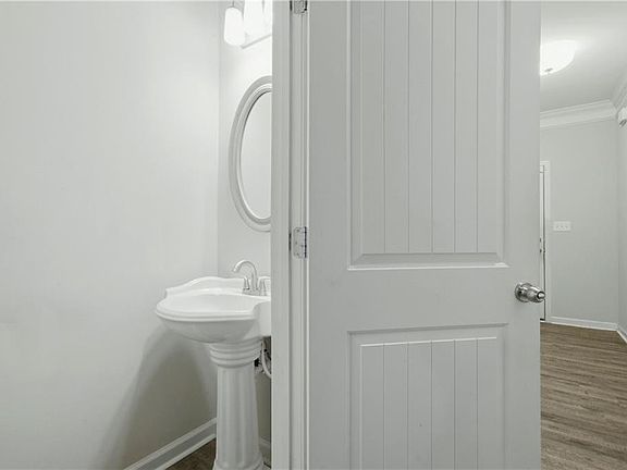 4th image of 3030 Fareed St