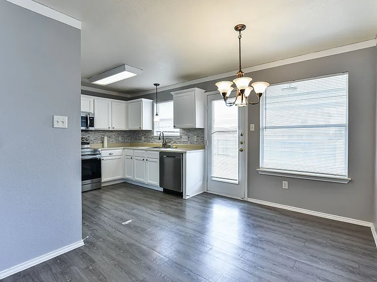4600 Donegal Bay Ct — Photo 12