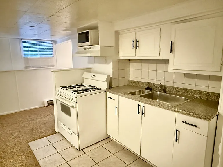 925 S Wilson Ave #3 — Photo 16