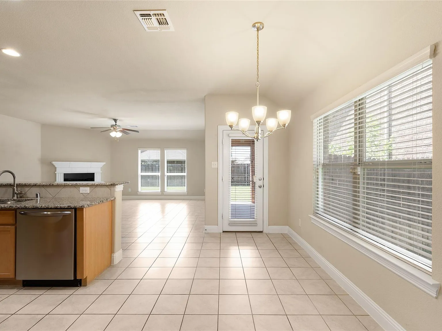 3 bed, 1768 sqft, $2,375 — Photo 4