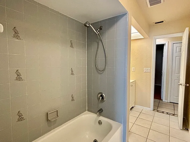 1715 SE 6th Ln — Photo 46
