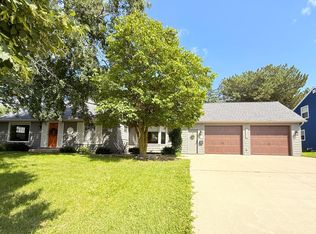1324 Ridgeview Dr, Montevideo, MN 56265