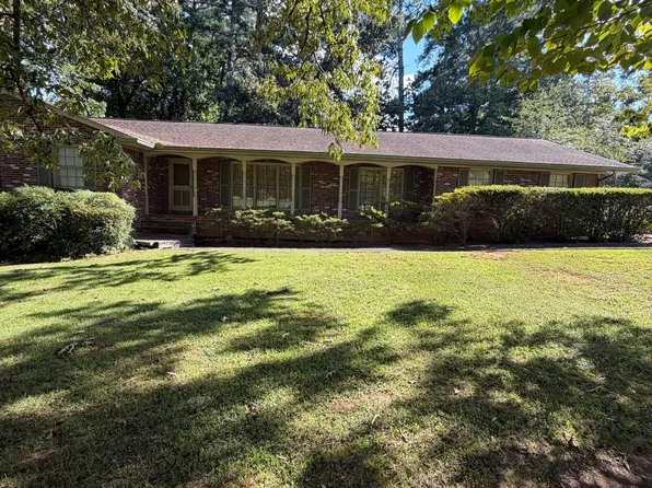 1663 Kings Down Cir, Atlanta, GA 30338