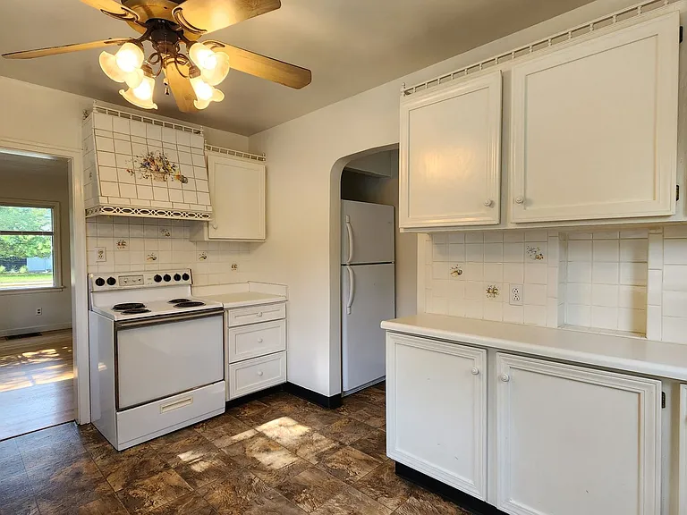 540 Beverly Ave — Photo 14