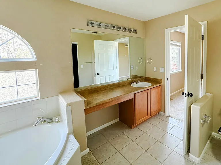 4816 Ireland Ct — Photo 9