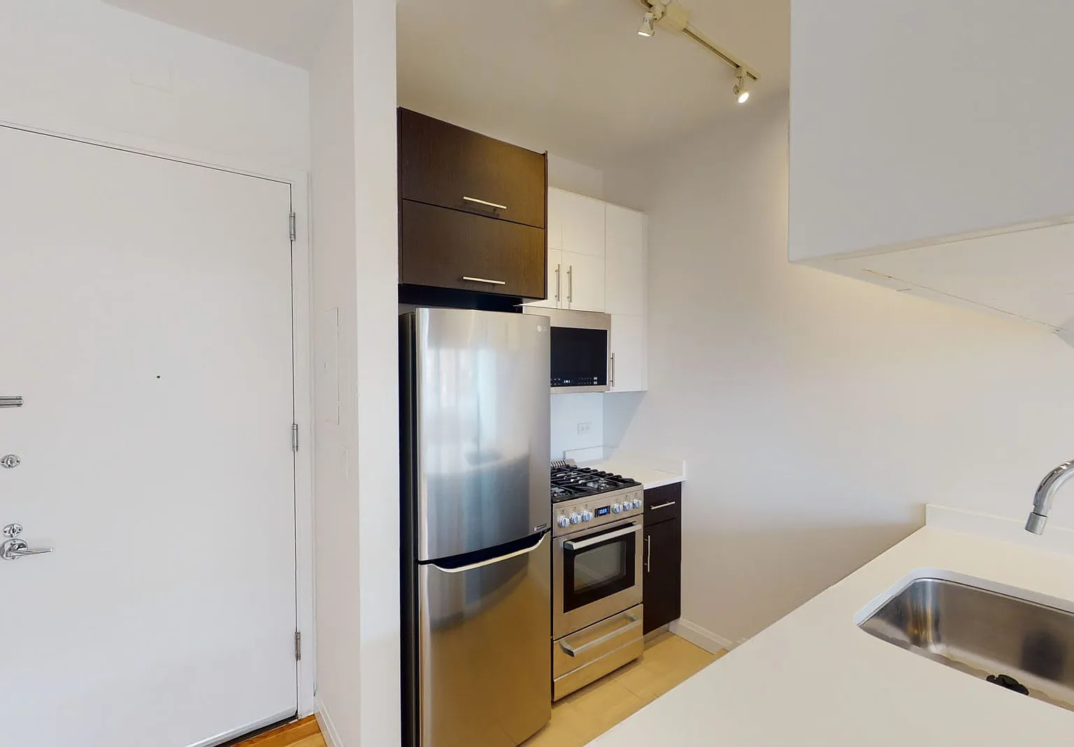 805 Columbus Avenue — Photo 2