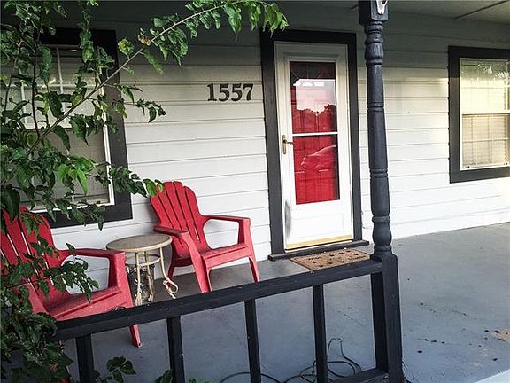 3rd image of 1557 Oak St
