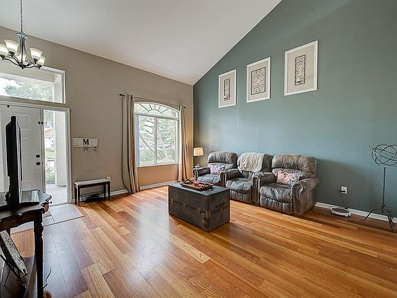 4th image of 27722 Breakers Dr