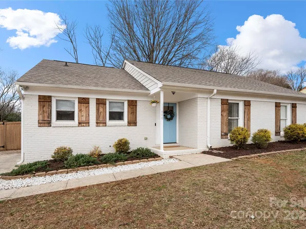 11400 Five Cedars Rd, Charlotte, NC 28226