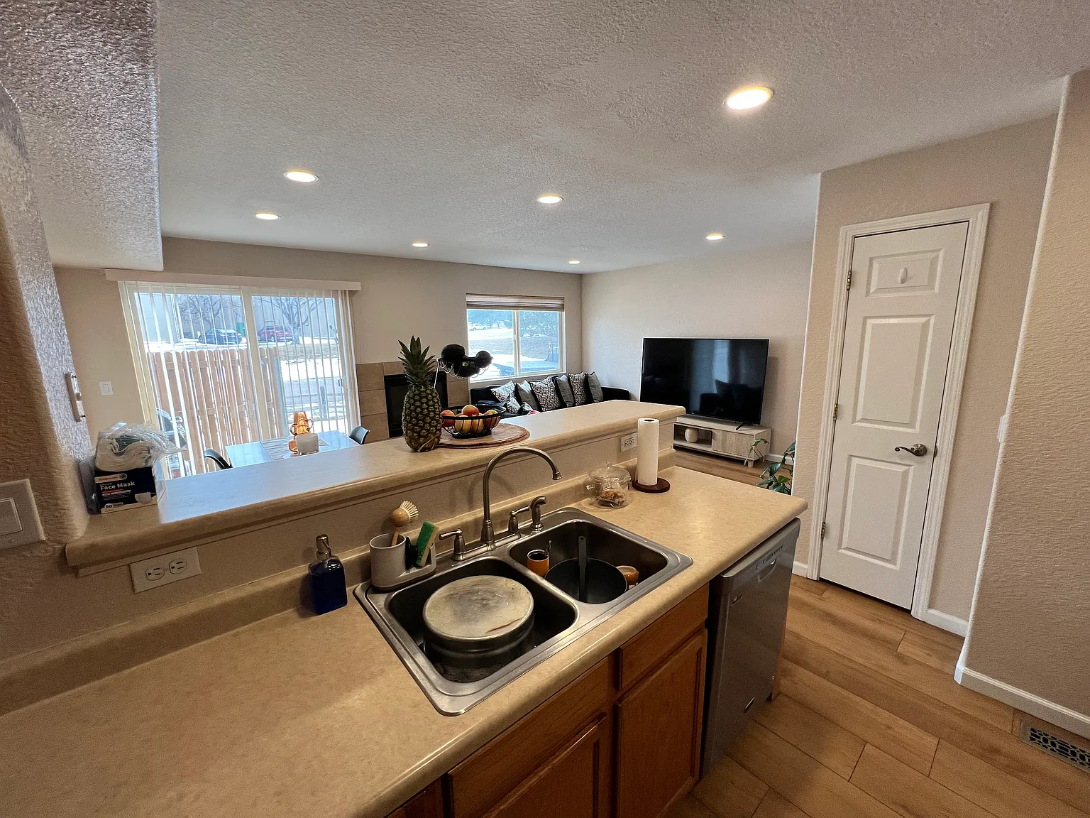 4 bed, 1786 sqft, $1,995 — Photo 2