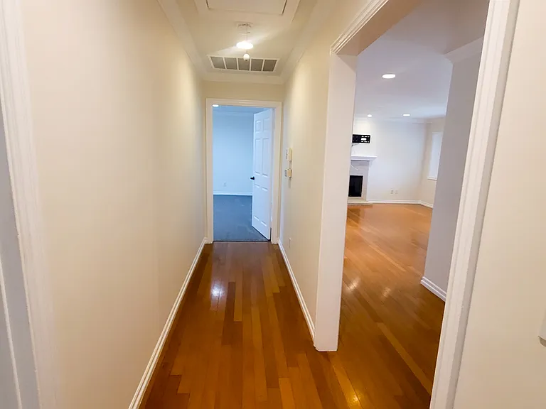 1311 W Sandison St — Photo 10