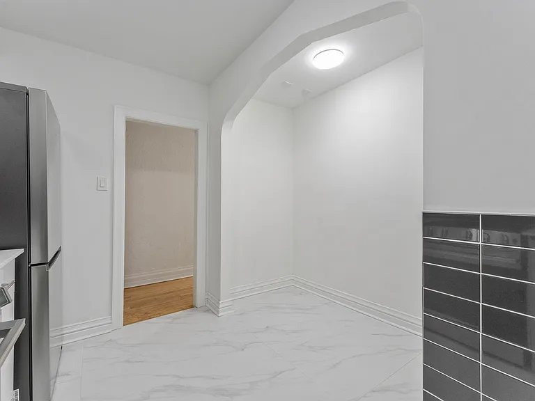 235 Cooper St — Photo 9