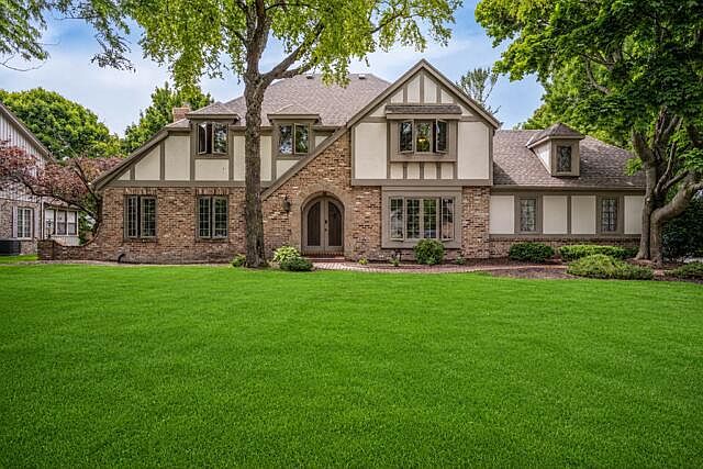 1st image of 3 Maplewood COURT
