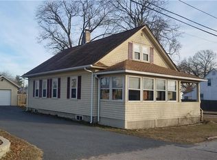 28 Newfield Ave, Warwick, RI 02888