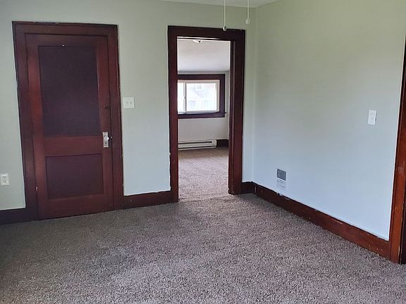 3rd image of 1026 W 17th St