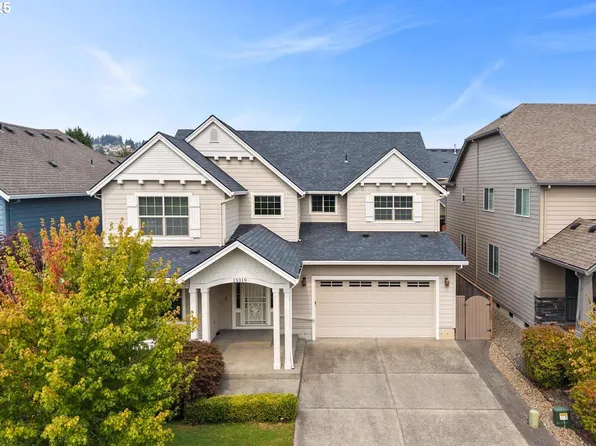 15319 SE Hidden Falls Dr, Clackamas, OR 97015