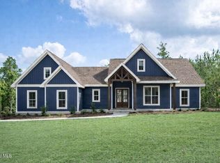 27 Hidden Pond Way, Gansevoort, NY 12831