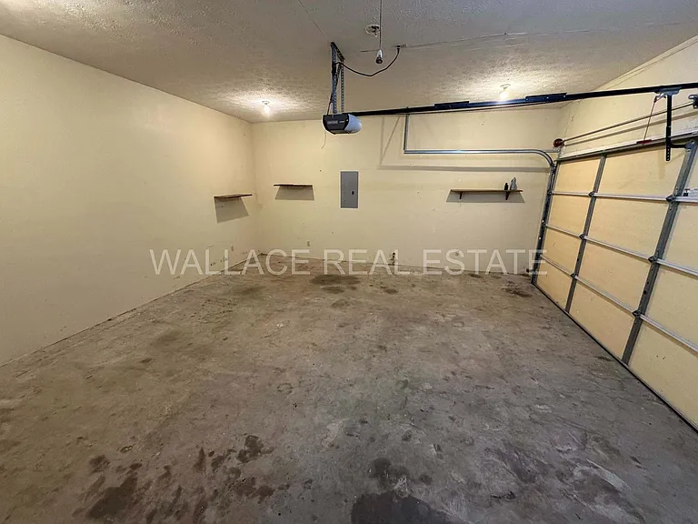 3175 Dutch Valley Rd — Photo 11