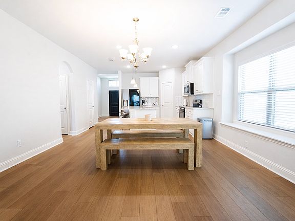 5th image of 310 Saltmeadow Ln