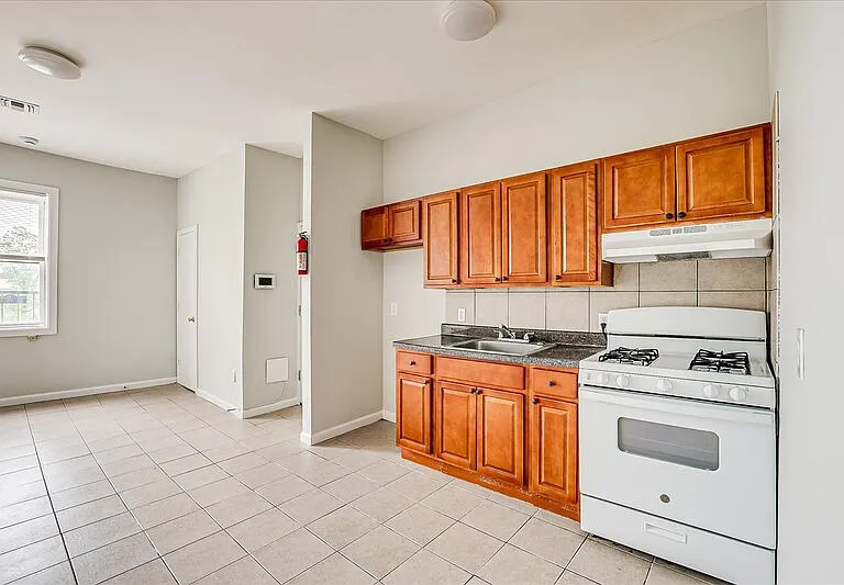 424 Division St #3 — Photo 4