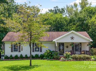 44 6th St, York, SC 29745