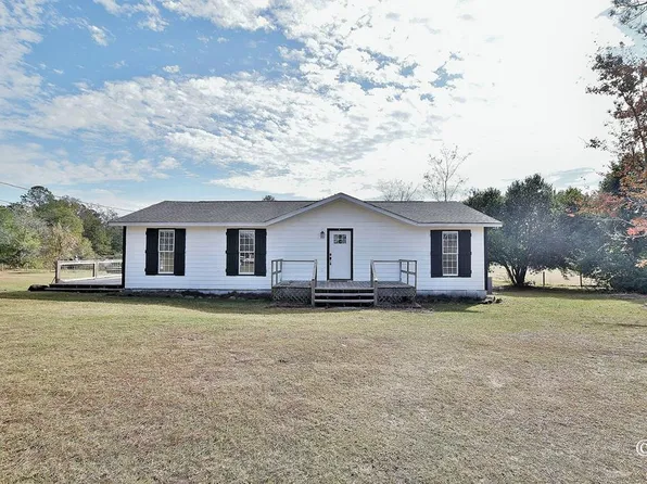 46 Woody Acres Dr, Salem, AL 36874
