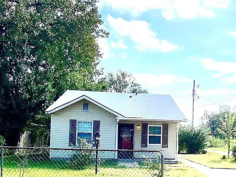 813 S Gum St — Photo 3