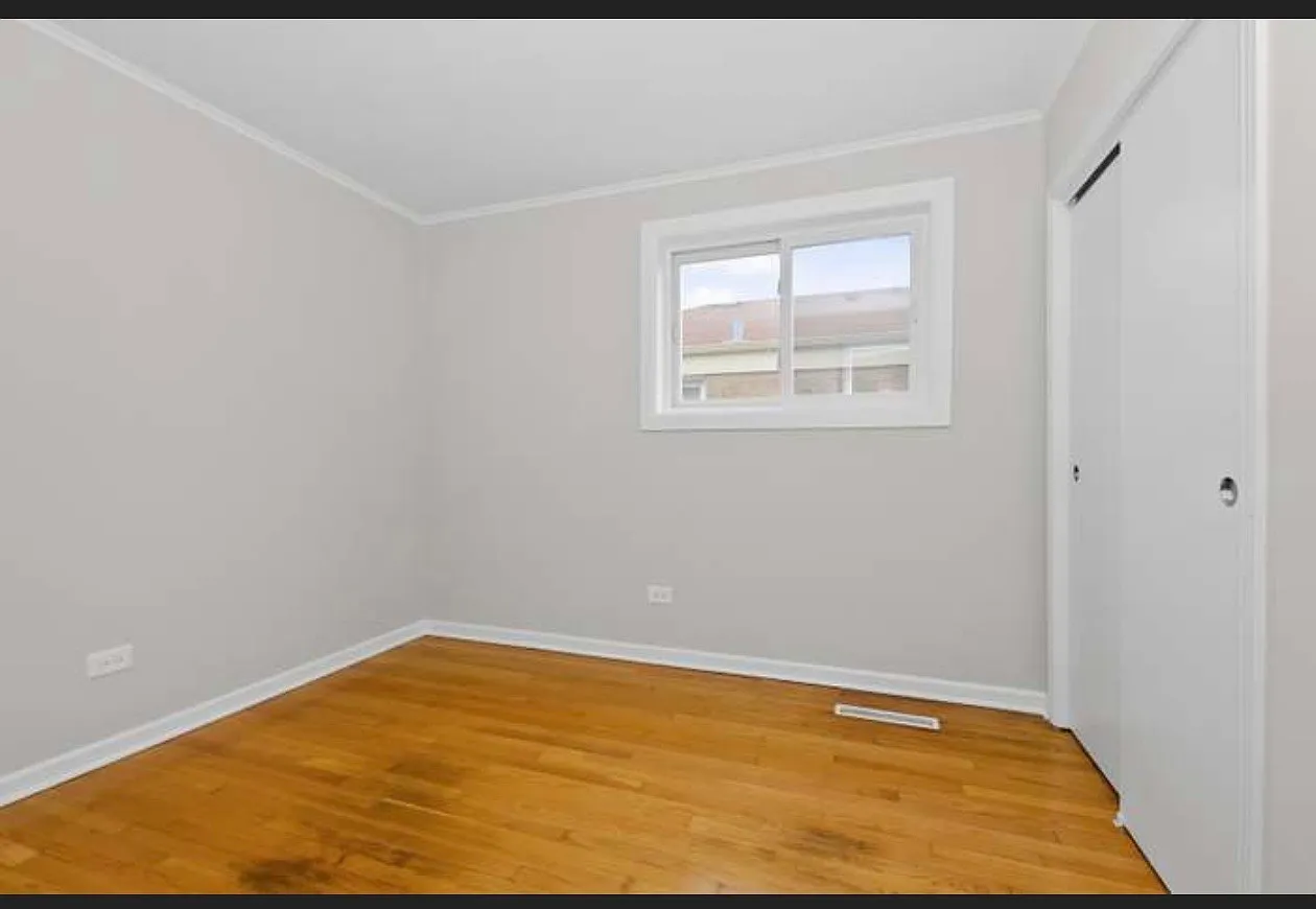 3 bed, 1022 sqft, $2,500 — Photo 2
