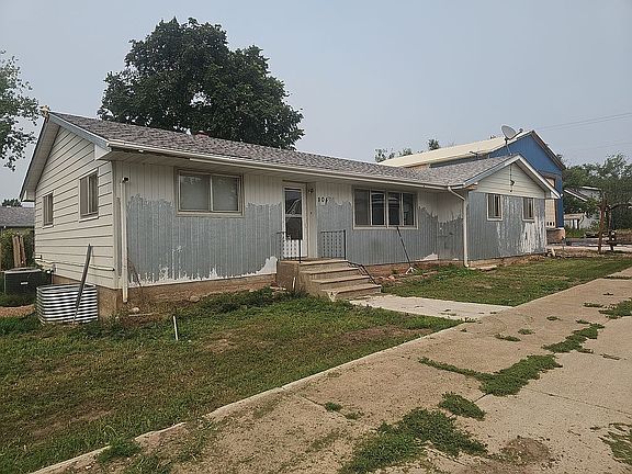 2nd image of 104 5th Ave W
