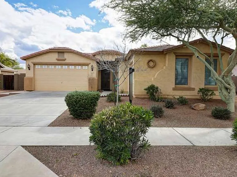 2135 W Maldonado Rd — Photo 1