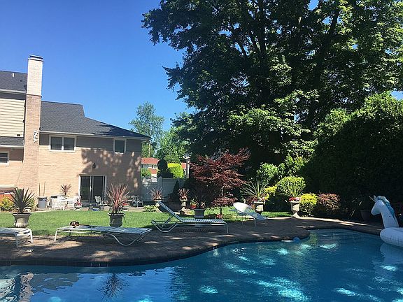 4th image of 104 Hamilton Dr