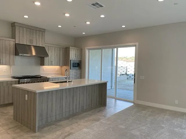 5 bed, 5.5 bath, 2968 sqft, $7,500 — Photo 3
