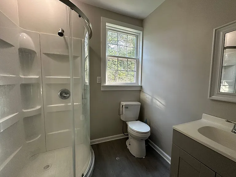 213 E Gale St — Photo 7
