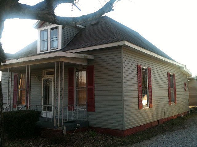 1st image of 19 Maple St