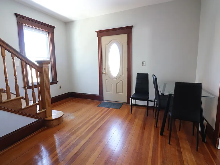 19 Mapleton St — Photo 2