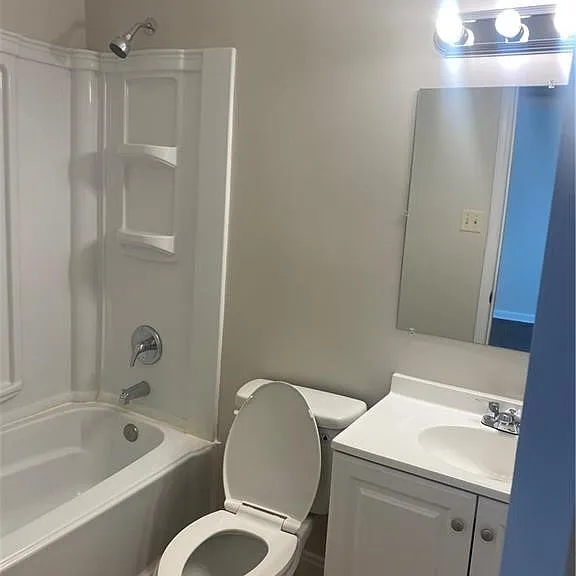 428 Perth St — Photo 5