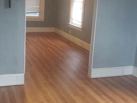 3rd image of 1807 NW A St