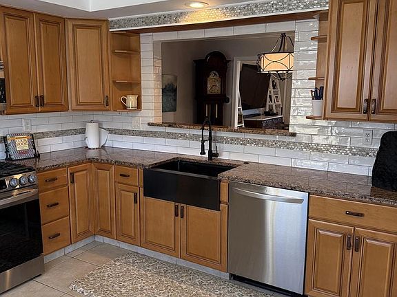 3rd image of 630 Whittier Dr