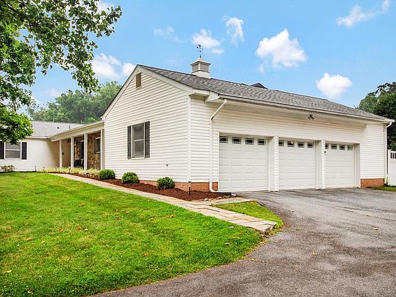 5th image of 16704 Goldsborough Ave
