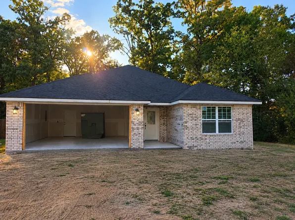 1000 S Hugo St, Muldrow, OK 74948