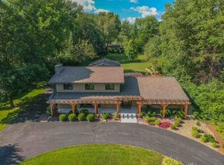 12 Sunset Rd, Bloomington, IL 61701