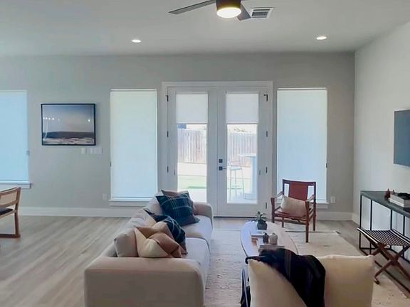 3rd image of 1606 Redwood Ct