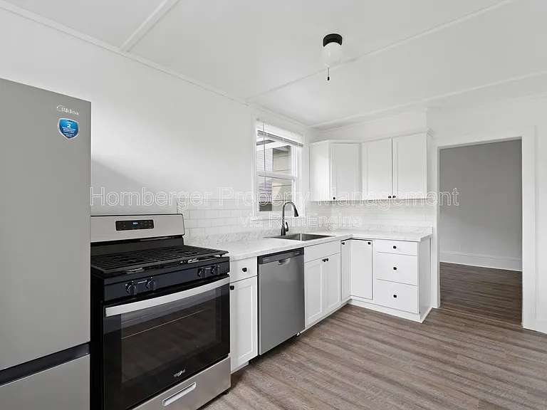 1911 W 2nd Ave #4 — Photo 8