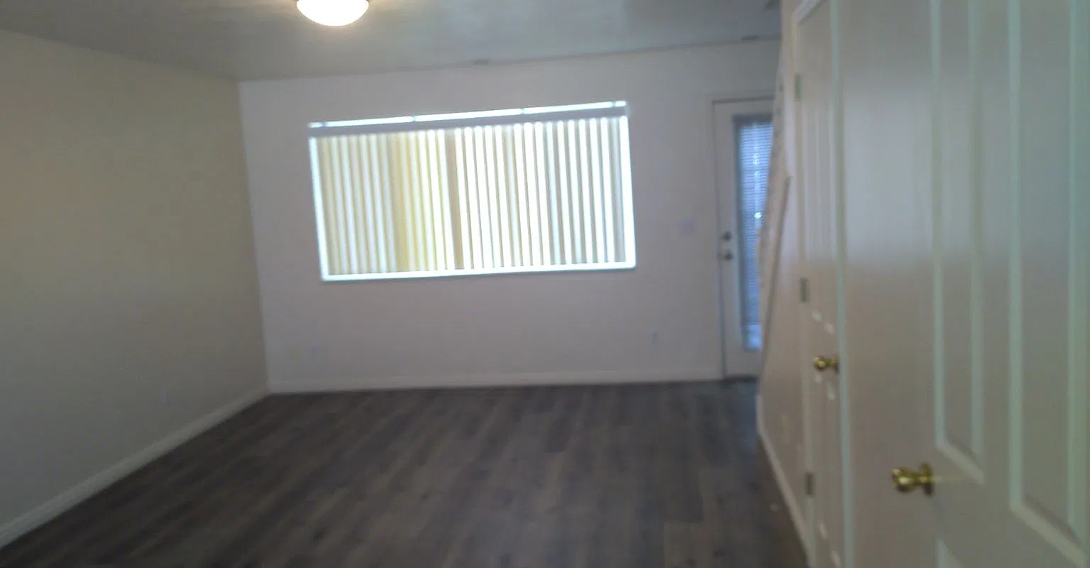 2 bed, 1.5 bath, 950 sqft, $1,150 — Photo 3