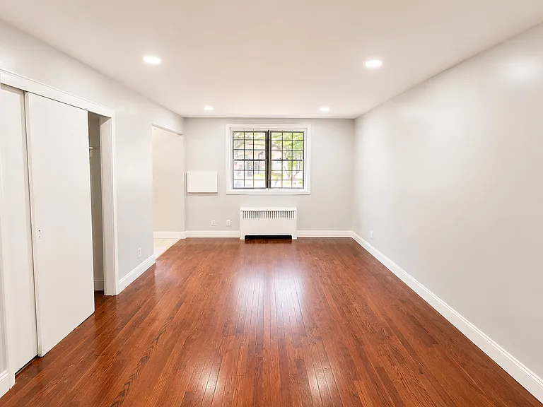 595-596 Elizabeth Ave #2H — Photo 3